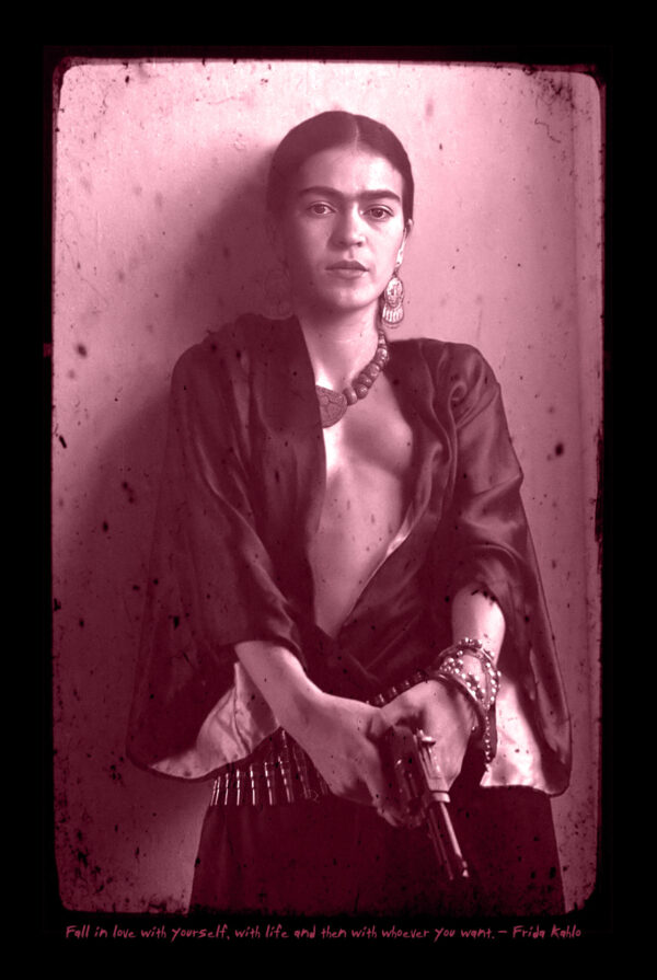 Frida Kahlo with a gun - Poster